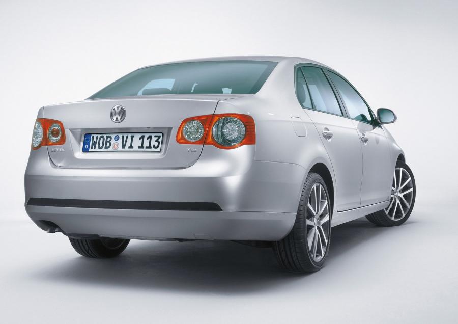  Volkswagen Jetta 2005 года  (фото 9 из 131)